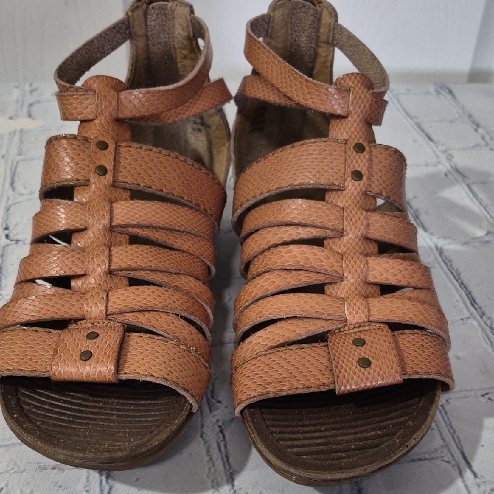 G.H. Bass Nala Leather Gladiator Sandal Size 7.5 Brown Strappy Ankle Back Zipper